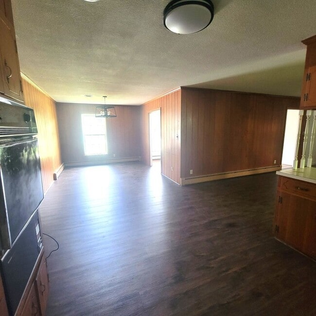 Photo - 216 Maxwell Dr