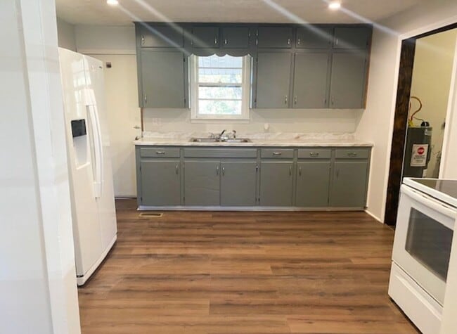 Photo - 3 Bed 2 Bath in Oxford!