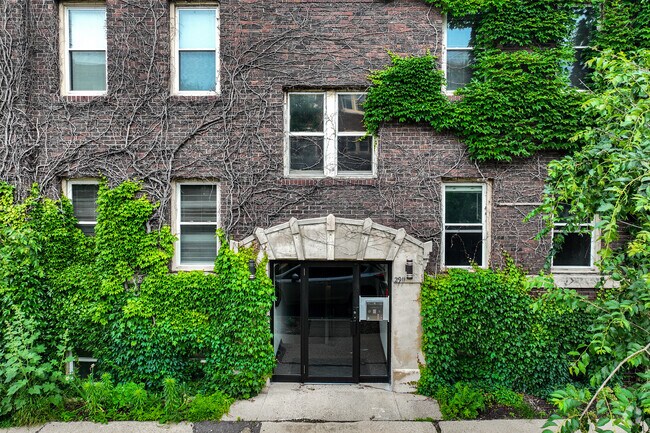 Entrada principal a los apartamentos - 2901 James Avenue South