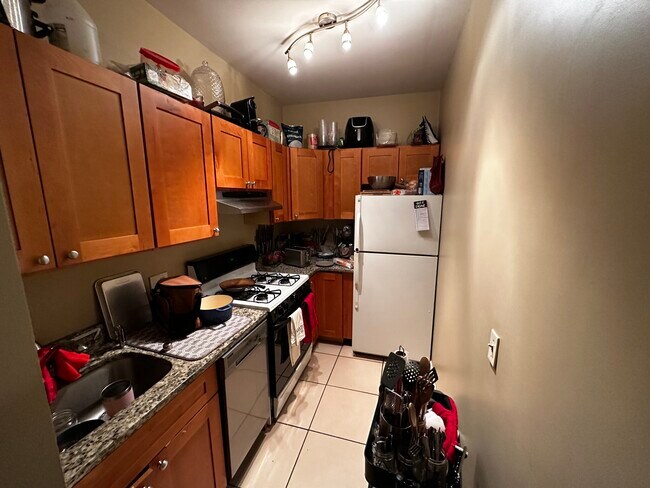 Photo - 17 Highgate St Unit 4