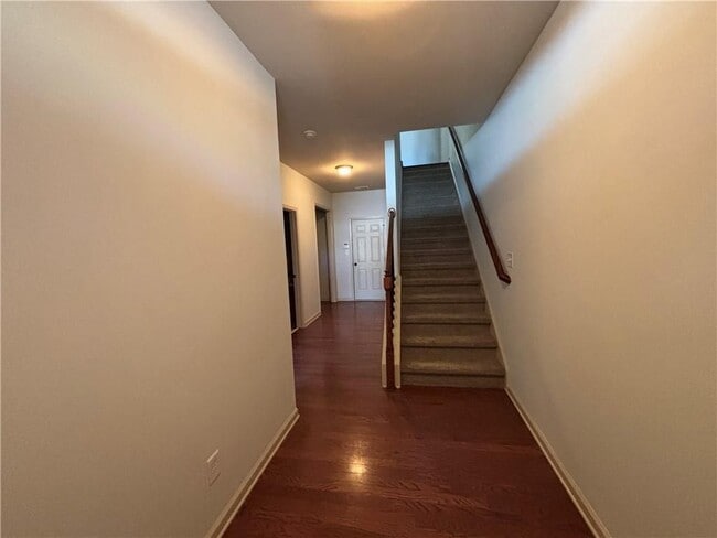 Photo - 800 Village Field Ct NW