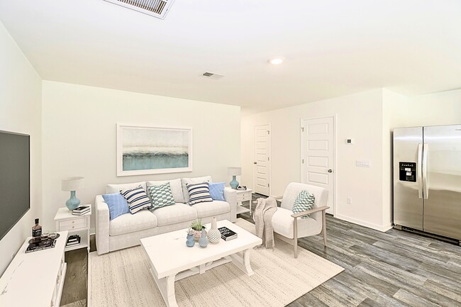 Photo - 108 Striker Rd