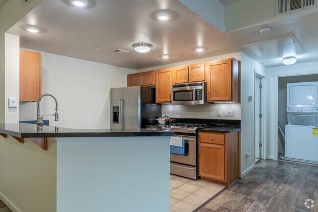 1BR, 1BA - 849SF - Kitchen - The Village at Idlewild Park