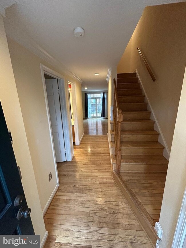 Photo - 1202 W Abingdon Dr