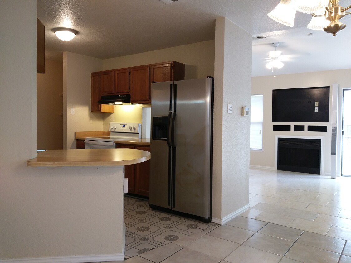 Kitchen to Living - 2521 Corian Glen Dr (San Antonio, TX)