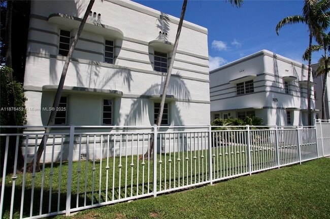 Building Photo - 1525 Pennsylvania Ave Unit 17 Rental