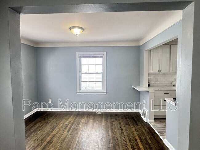 Photo - 3565 Phillips Ave