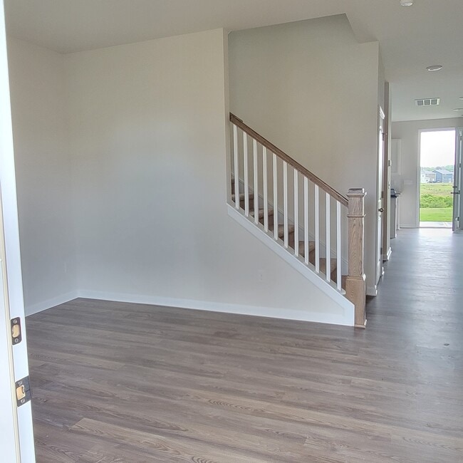 Photo - 5037 Markfield Ln