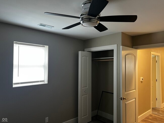 Photo - 330 W 40th St