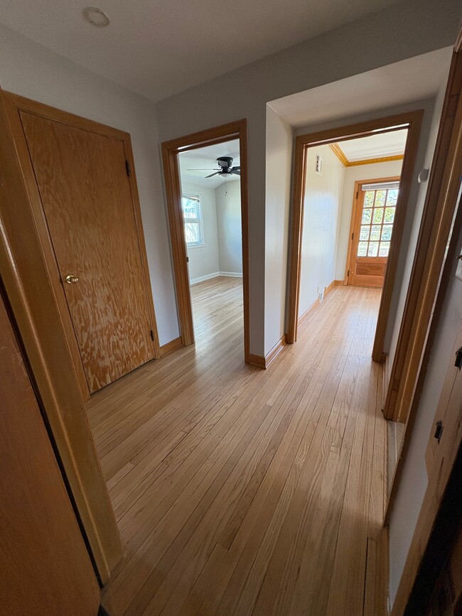 Foyer Entry - 1954 S 82nd St Apartments Unit 4