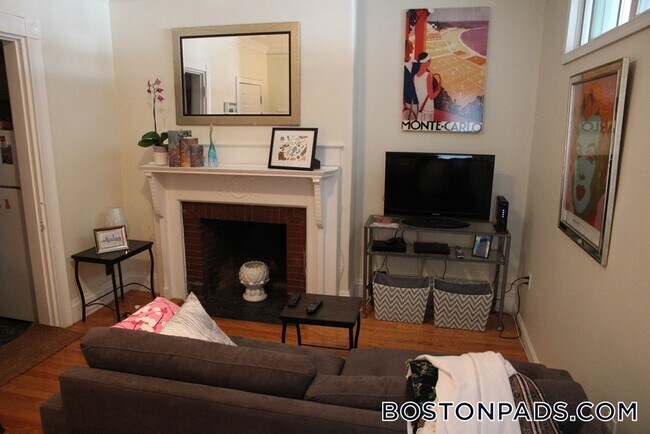 Photo - 43 Bay State Rd Unidad 3R