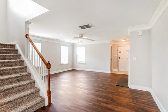 Photo - 4500 Red Hook Rd