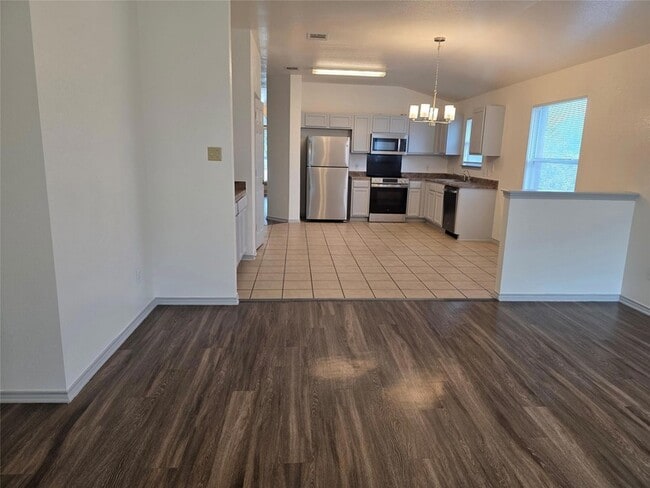 319 Riverwalk Dr