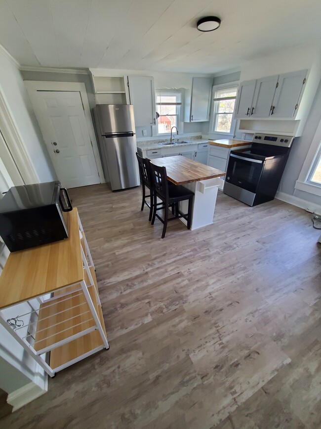 Photo - 607 Hillside St