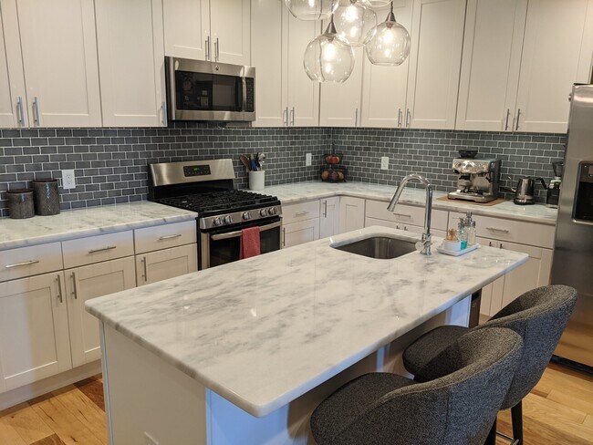 Kitchen - 3931 9th St NE Unidad Brookland Condo  3