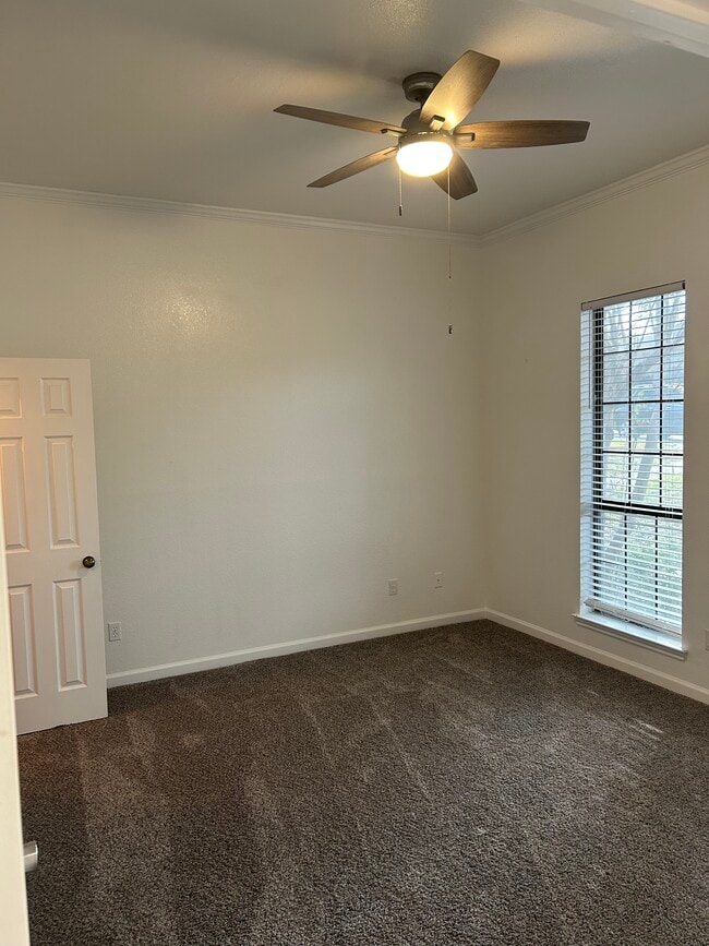 Photo - 801 Summit Dr