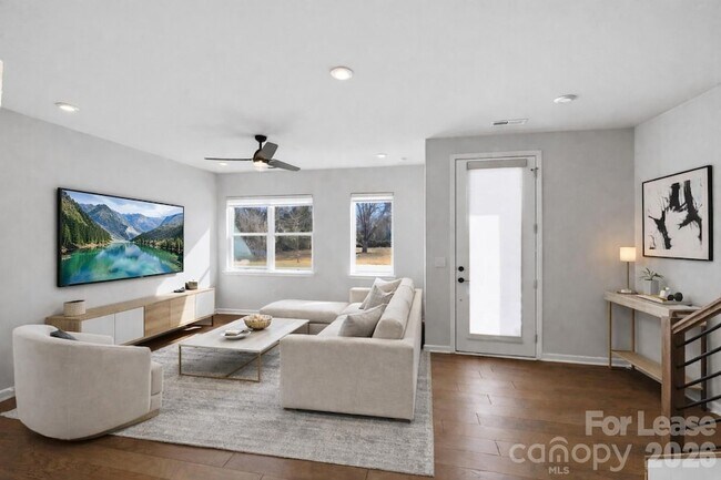 Photo - 423 Vinroot Aly