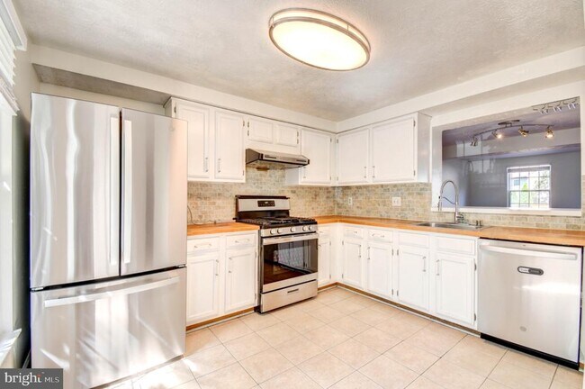 Photo - 6022 Phlox Ct