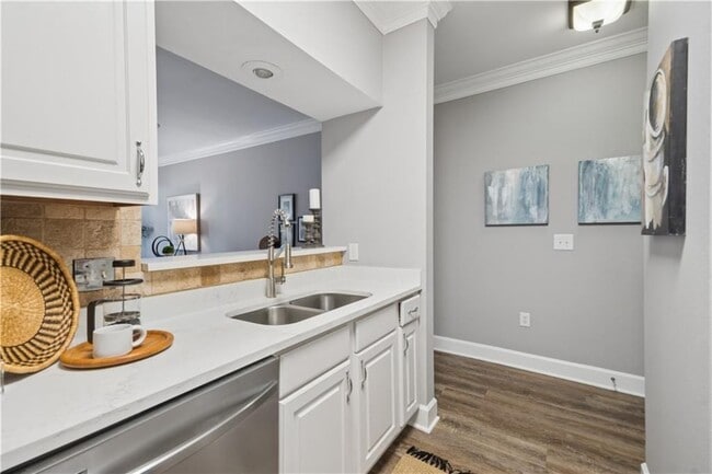 Photo - 3777 Peachtree Rd NE Unit 914