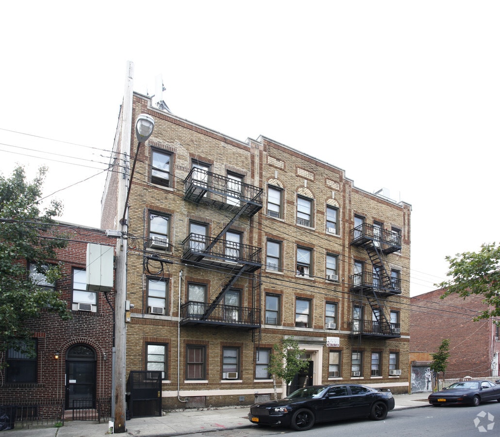 110 Wyona St - 110 Wyona St Apartments