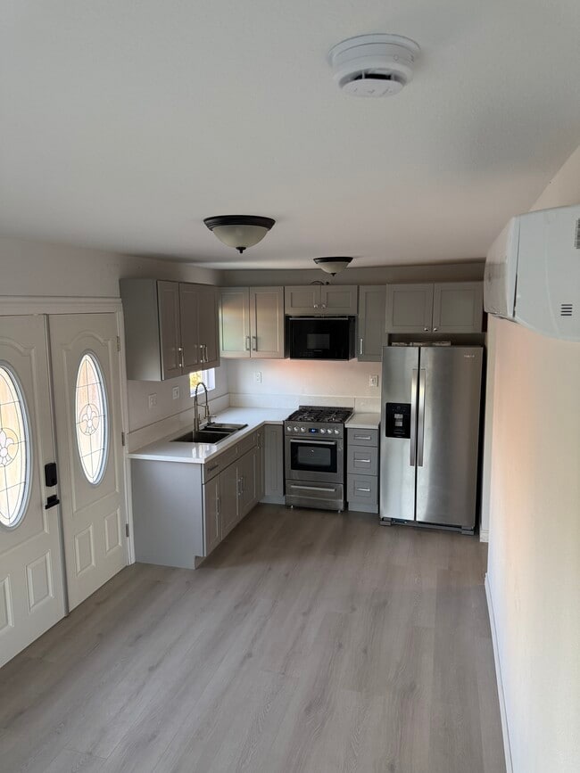 Photo - 631 N Brierwood Ave