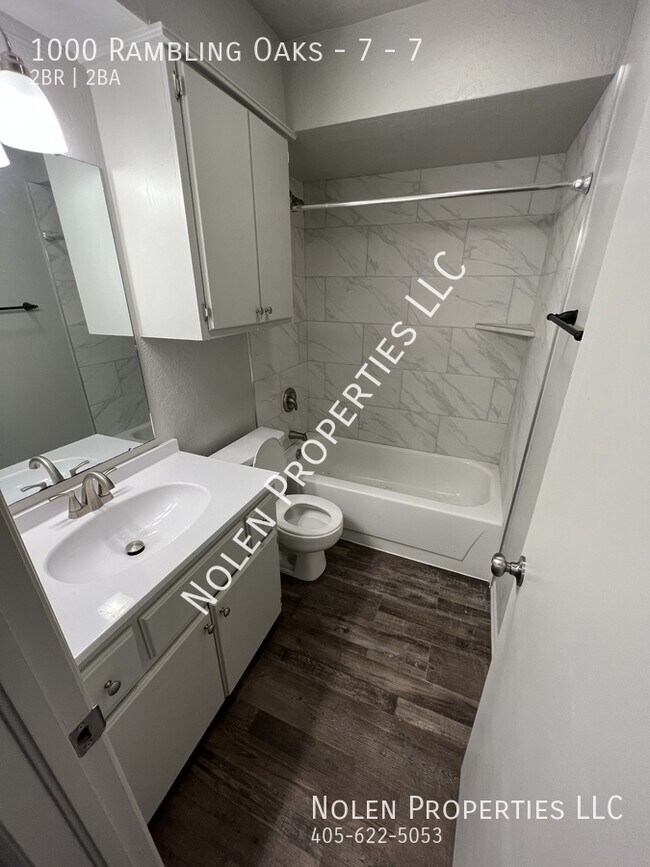 Photo - 1000 Rambling Oaks Dr