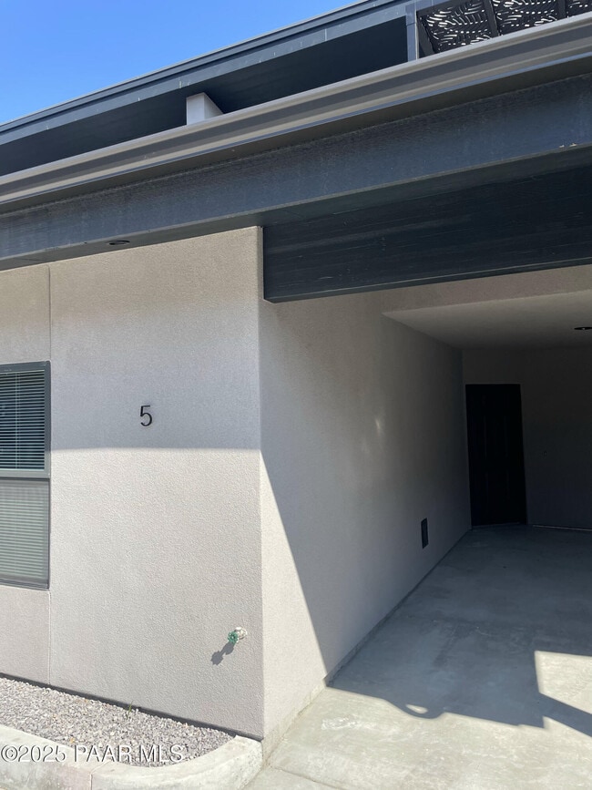 Photo - 720 N Walnut St Unit 05