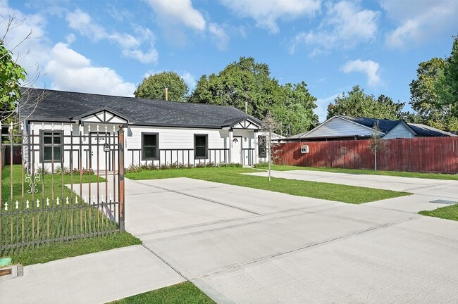 Photo - 12009 Meadowgreen St