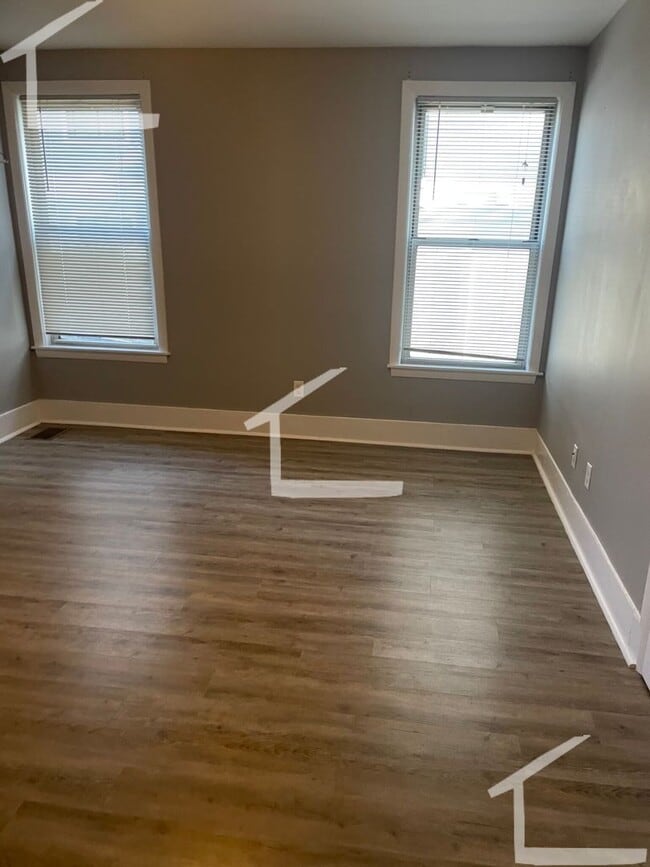Photo - 9/1 Renovated 4BR/1.5BA w/laundry in unit, AC, near Castle Is!