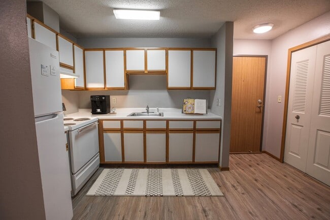 1910 Roosevelt Dr Unit 1910-3-33