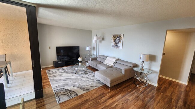 Photo - 950 Egret Cir Unidad 5503