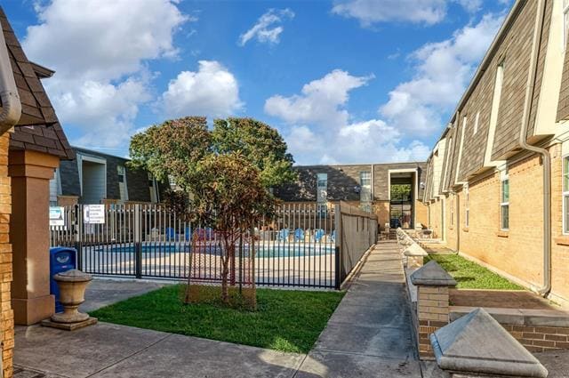 Building Photo - 7030 Glenview Dr Unit 62