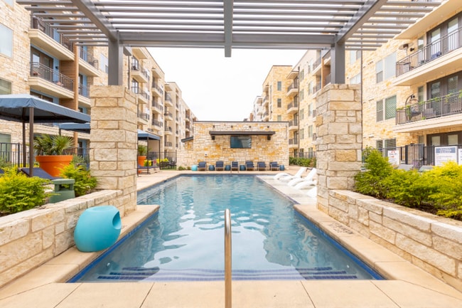 Photo - 3801 Vitruvian Way