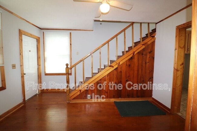 Photo - 203 N New Hope Rd