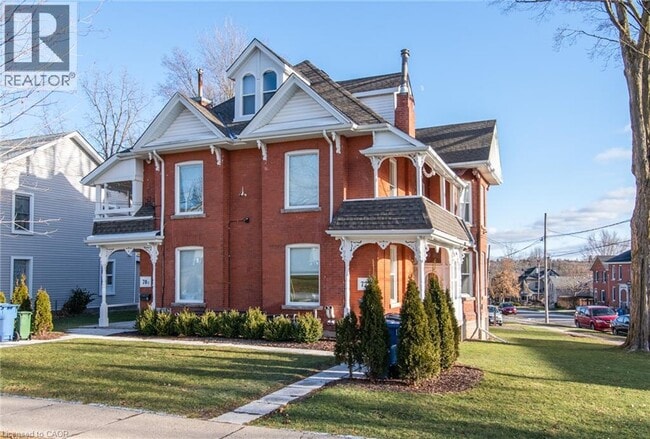 Photo - 70 Waterloo Ave
