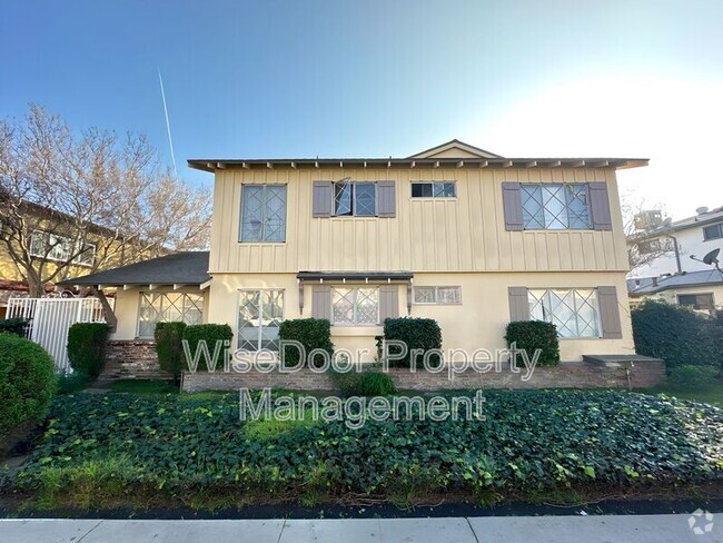 Building Photo - 13950 Sherman Way Unit Van Nuys -  6 Rental