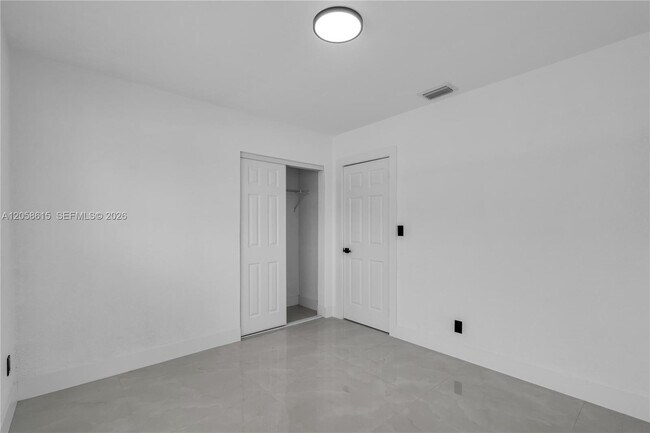 Photo - 1000 NW 198th St