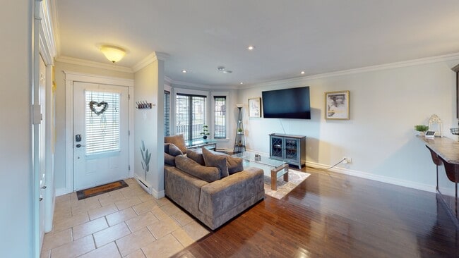 Photo - 105 Great Eastern Avenue Unité 1