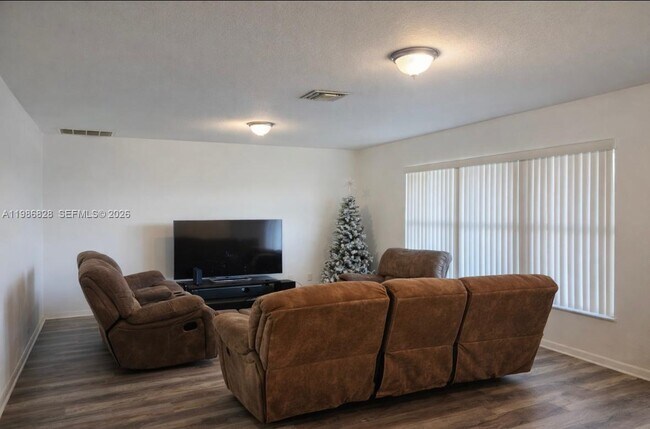 Photo - 506 Corinne Dr