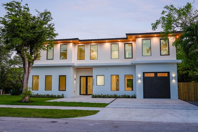 Photo - 6500 SW 84th St