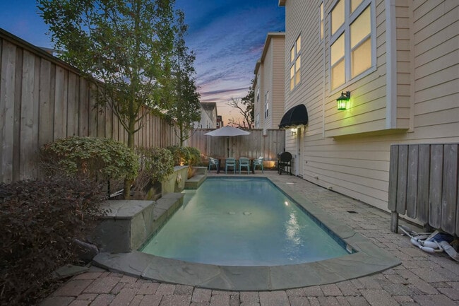 Photo - 1206 W 25th St Unidad ID1056411P