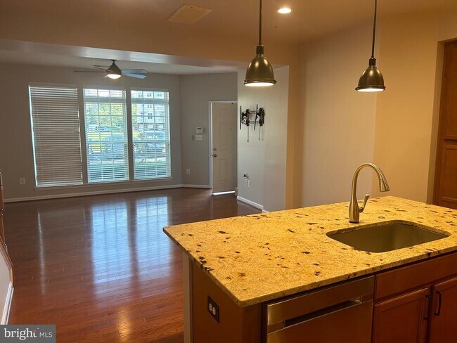 Photo - 910 Hall Station Dr