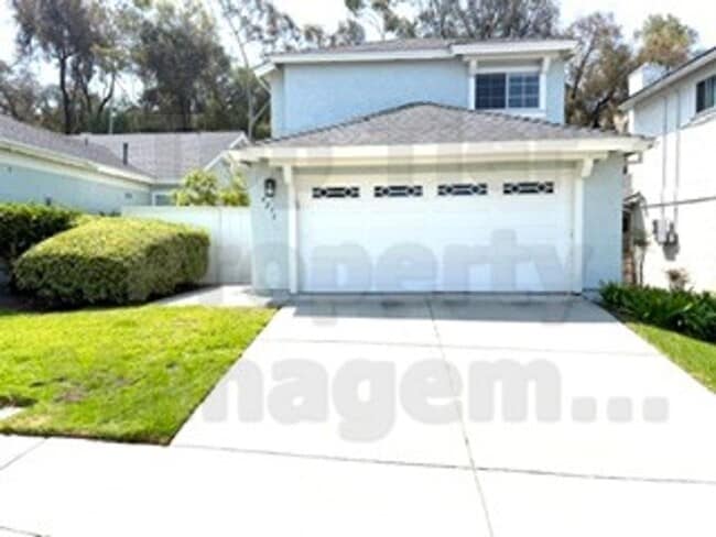 Building Photo - Beautiful 3 bed / 2.5 bath / 1,227 sqft House in Oceanside's Emerald Point