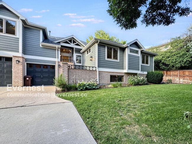 Photo - 990 Utica Cir