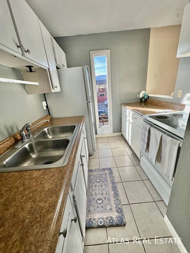 Photo - 4245 Loomis Ave Unit 4