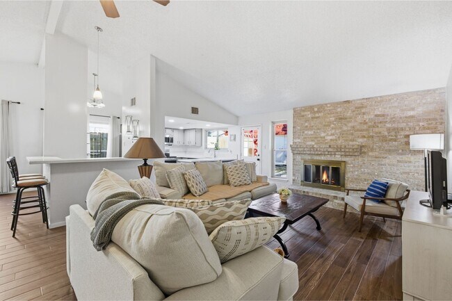 Photo - 17522 Huntersglen Cir