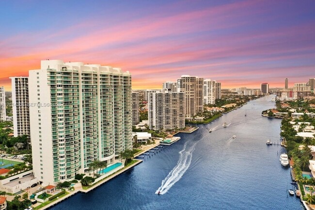 Building Photo - 20201 E Country Club Dr Unit 1408