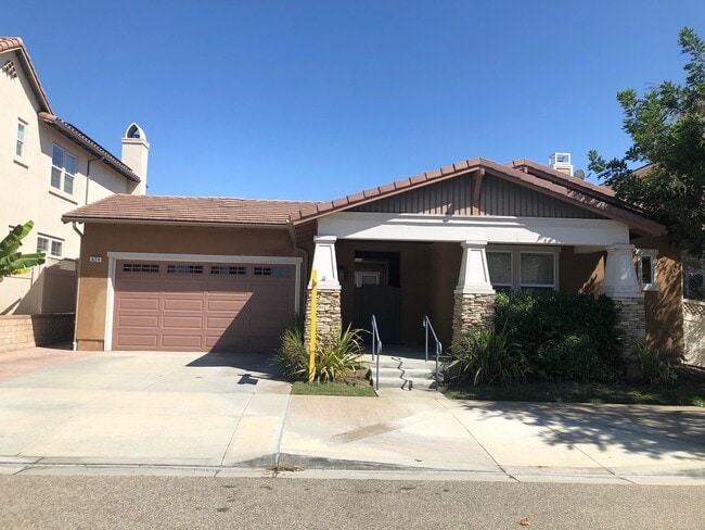 Upgraded East End Home featuring Air Condi... - Upgraded East End Home featuring Air Condi...