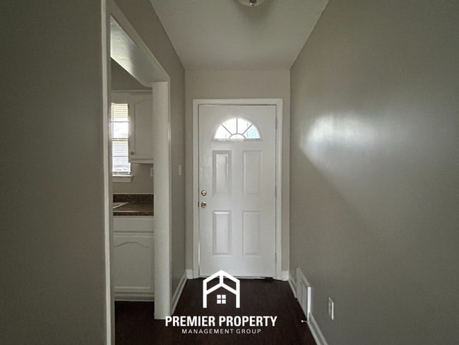 Photo - 10075 Yates Dr