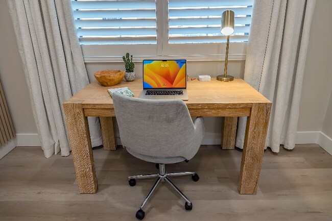 Photo - 2803 E River Rd Unidad 204